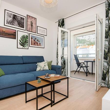1 Bedroom Beautiful Apartment In Baška Voda Exteriör bild