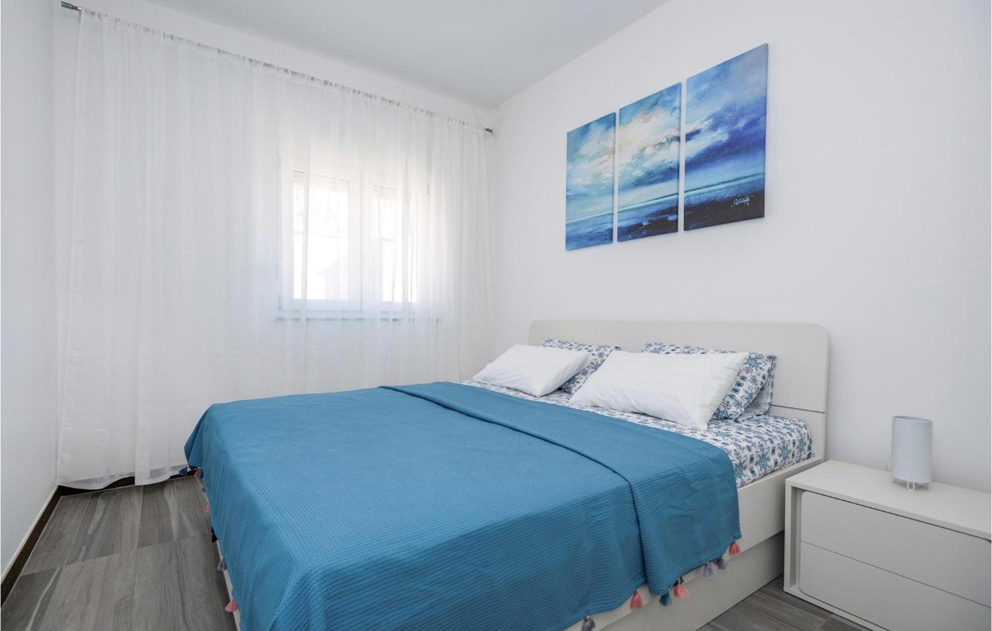 1 Bedroom Beautiful Apartment In Baška Voda Exteriör bild