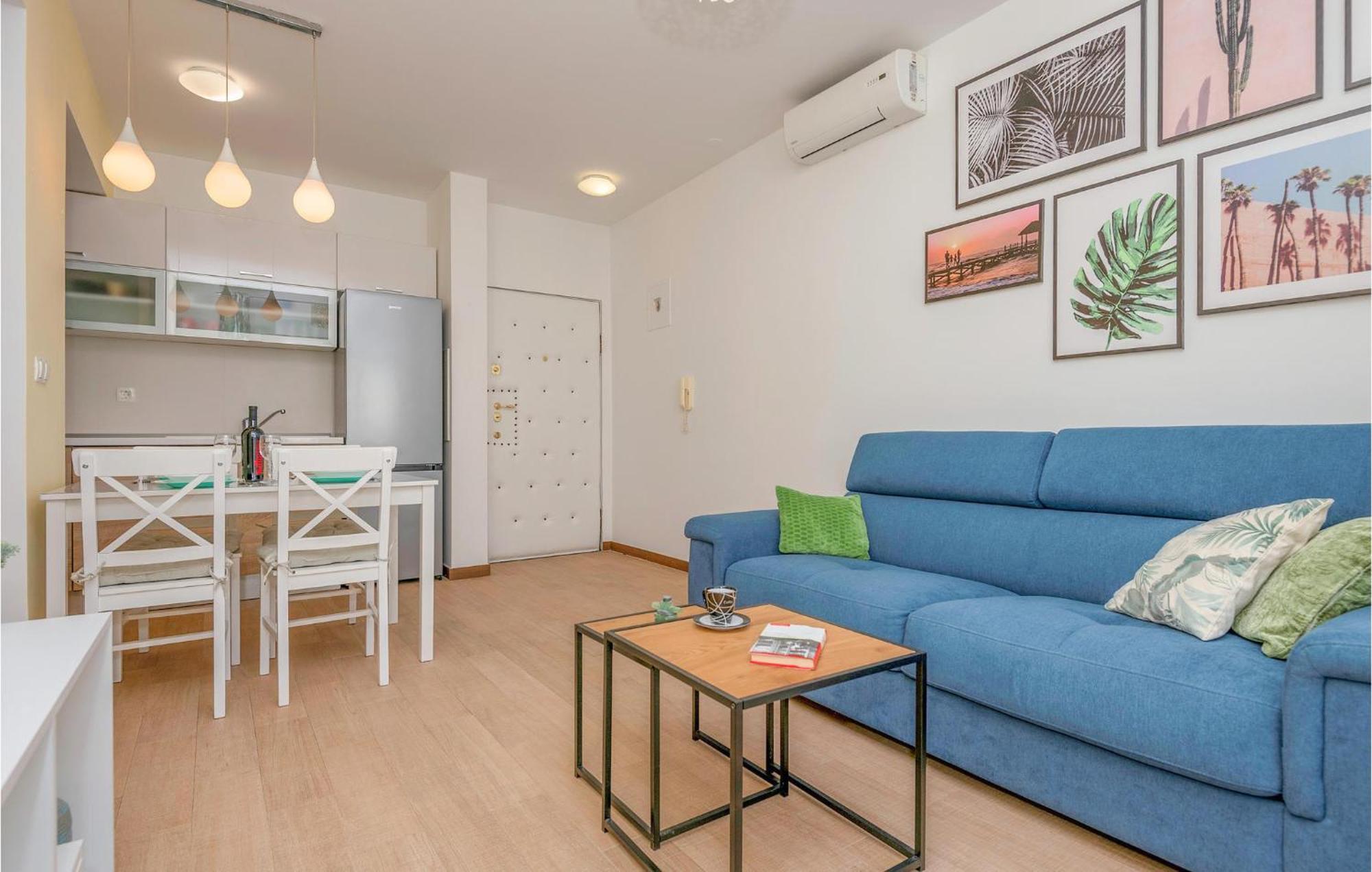 1 Bedroom Beautiful Apartment In Baška Voda Exteriör bild