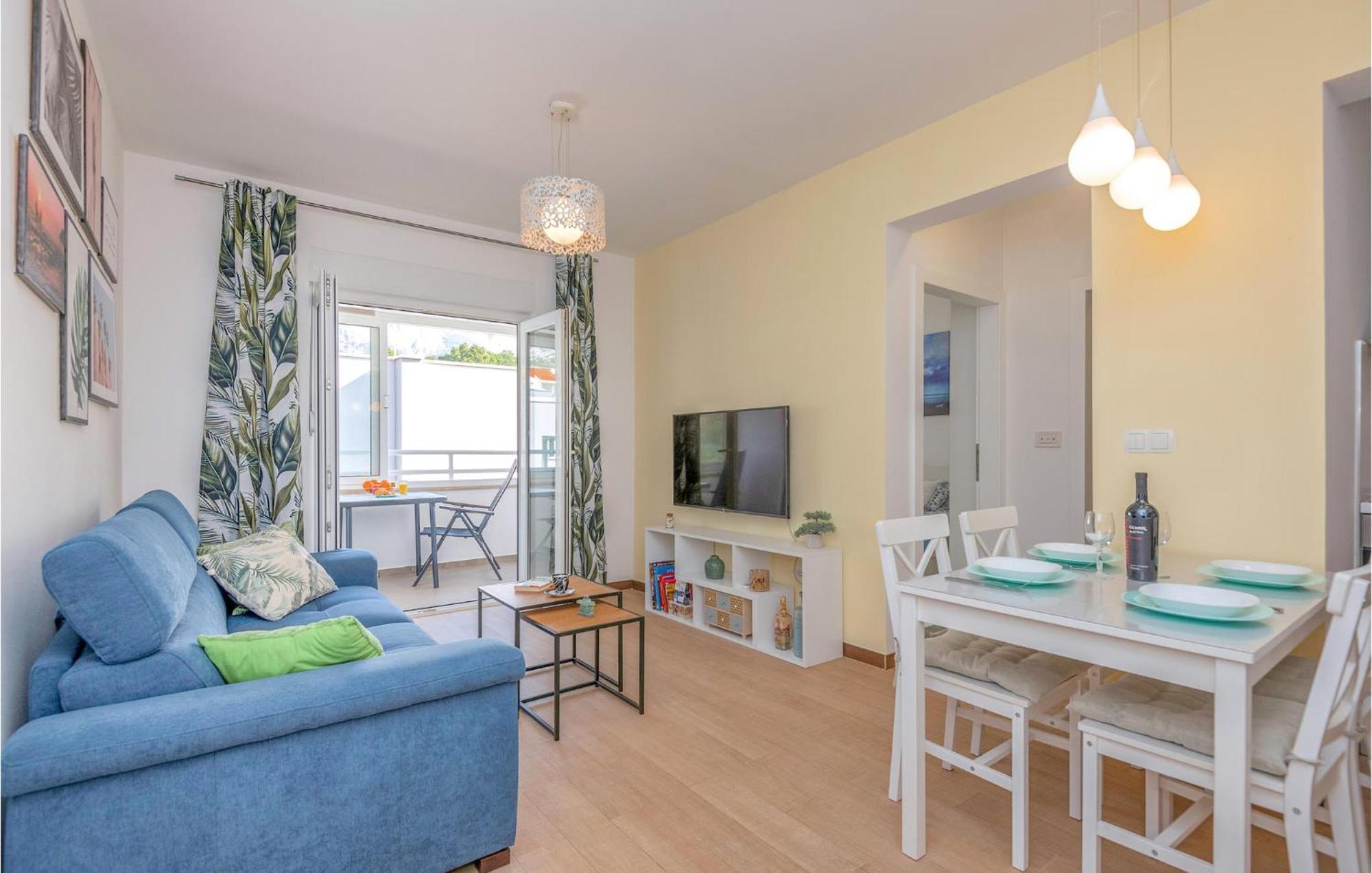 1 Bedroom Beautiful Apartment In Baška Voda Exteriör bild
